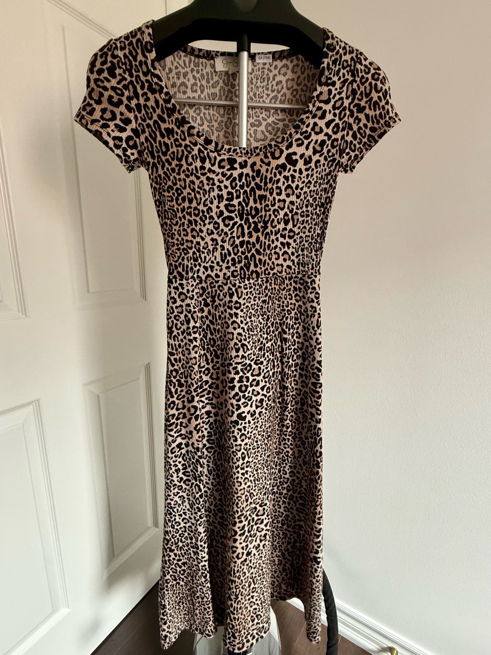Jessica Simpson Leopard Print Short Sleeve Midi Dress - Beige/Black